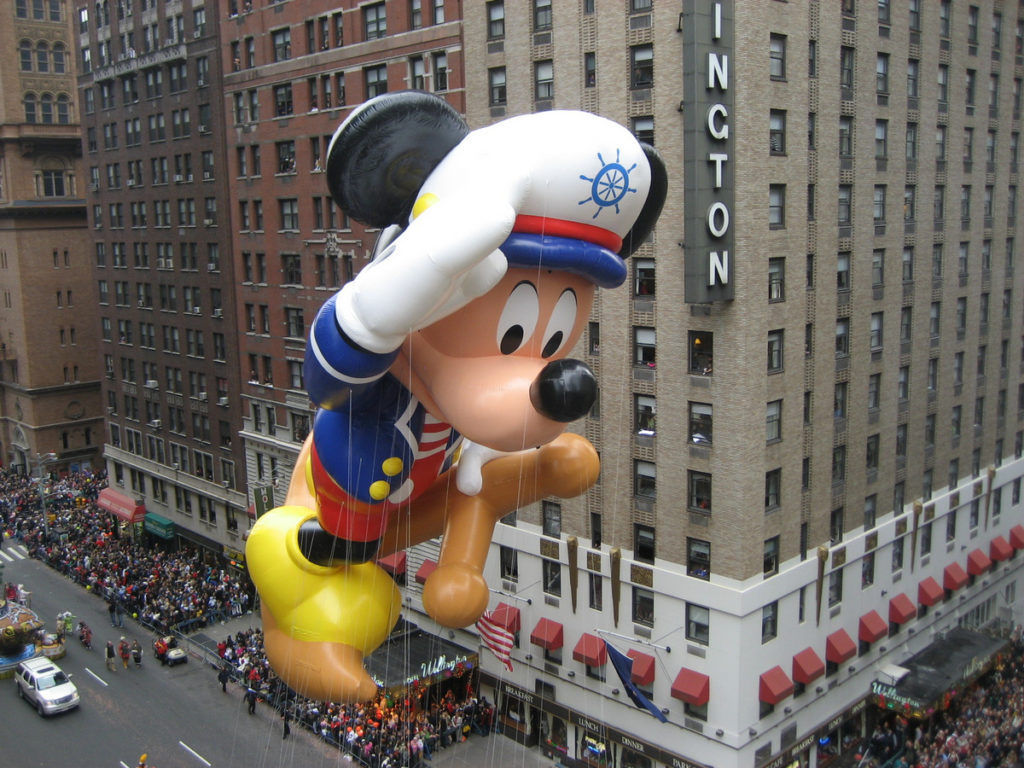 Mickey Mouse at the 2009 Macy's Thanksgiving Day Parade, by Musicwala