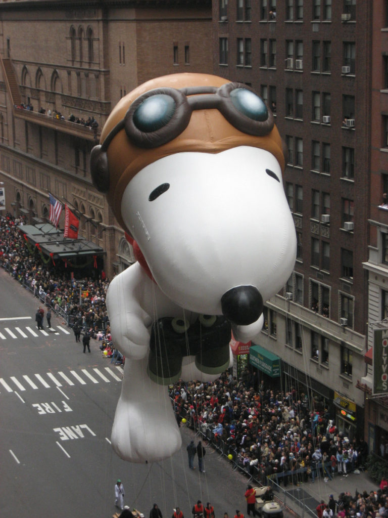 Snoopy Flying Ace at the 2009 Macy's Thanksgiving Day Parade, by Musicwala