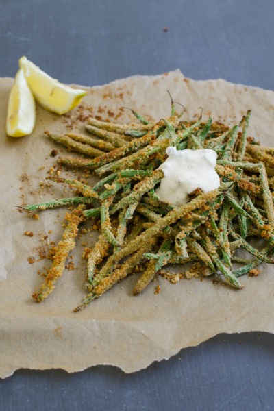 oven baked green bean fries with garlic aioli