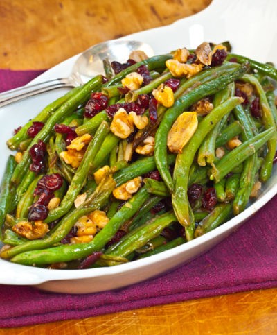 roasted green beans with walnuts and dried cranberries