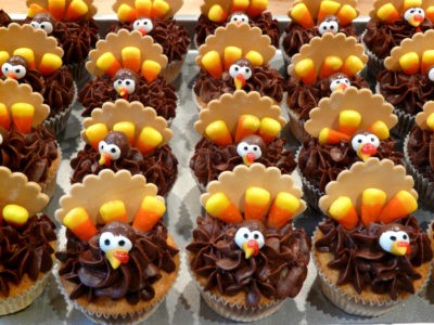 Thanksgiving turkeys made into cute cupcakes