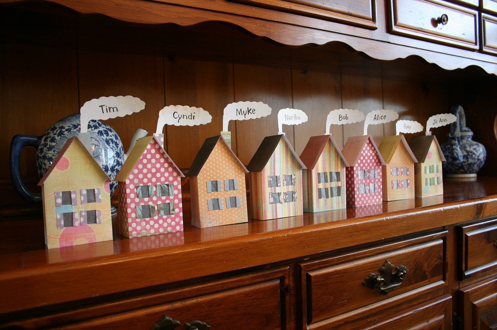 House-shaped Thanksgiving placecards
