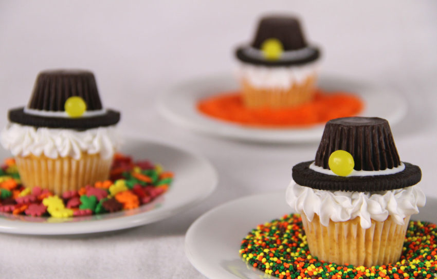 kid-friendly, turkey-decorated cupcakes for thanksgiving | MakeItGrateful.com