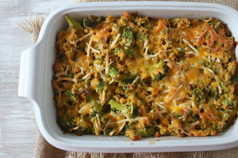 Thanksgiving stuffing with broccoli and cheddar | MakeItGrateful.com