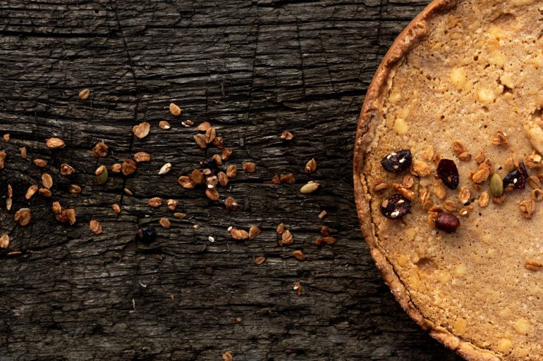 pie-with-oats-and-raisins