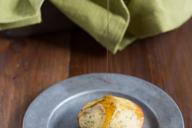Rosemary cornbread muffins with maple syrup for Thanksgiving | MakeItGrateful.com
