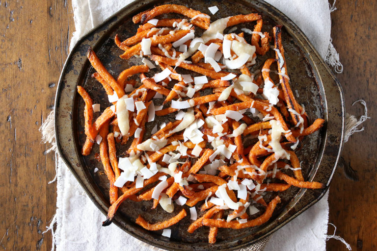 Sweet potato fries with vanilla marshmallow sauce | MakeItGrateful.com