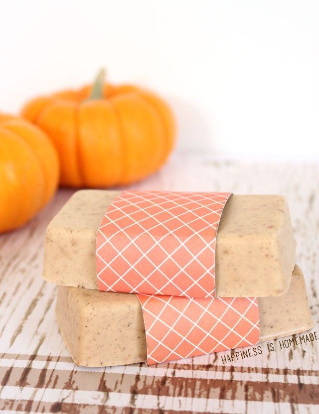 Homemade pumpkin spice soap for Thanksgiving hostess gift idea.