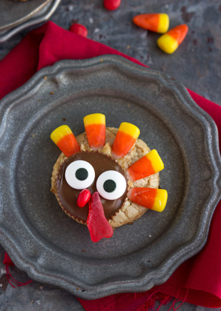 Turkey-decorated peanut butter cookies | MakeItGrateful.com
