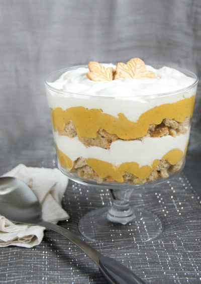 Pumpkin pie trifle for Thanksgiving dessert | MakeItGrateful.com