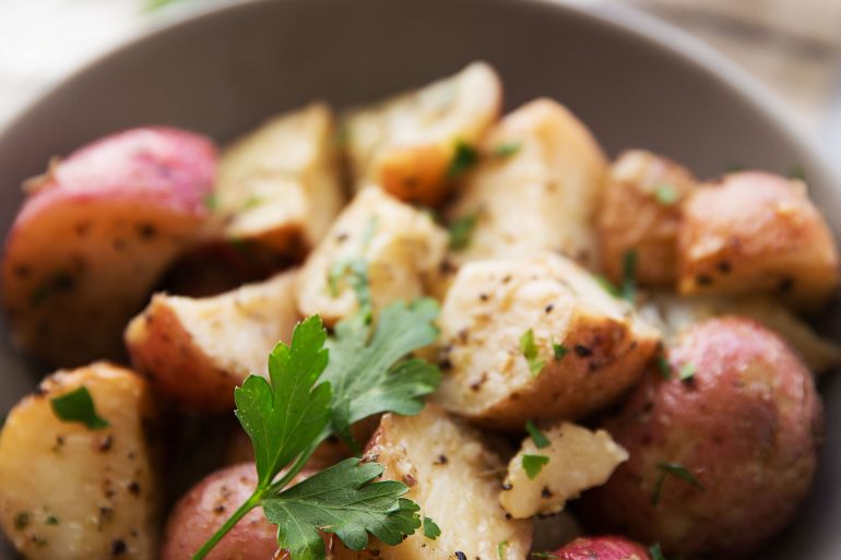 Herb Roasted Red Potatoes for Thanksgiving from MakeItGrateful.com