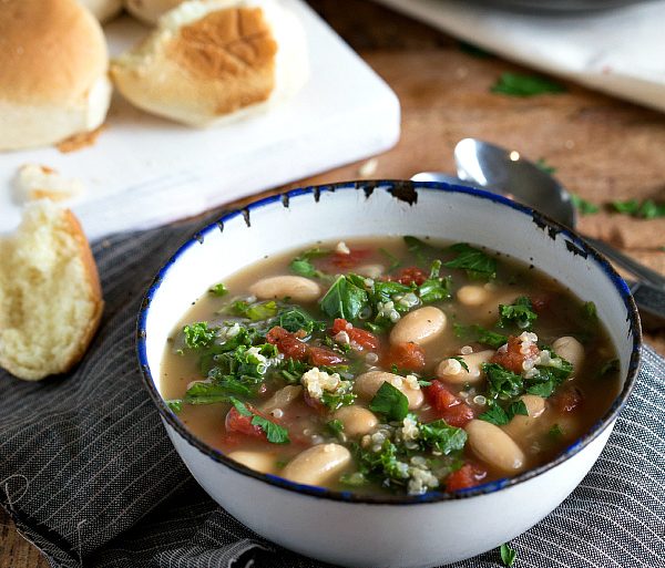 slow cooker quinoa white bean and kale soup