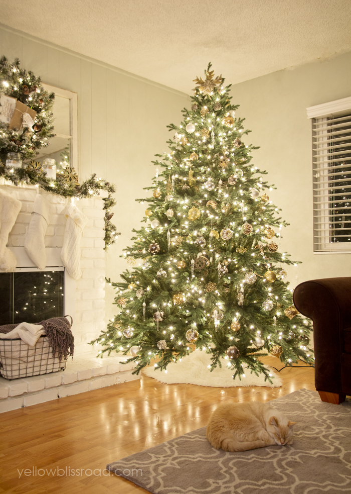 How to decorate a beautiful Christmas tree