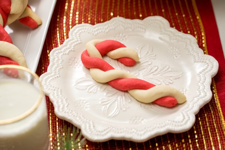 Classic candy cane cookies 8W6A9765