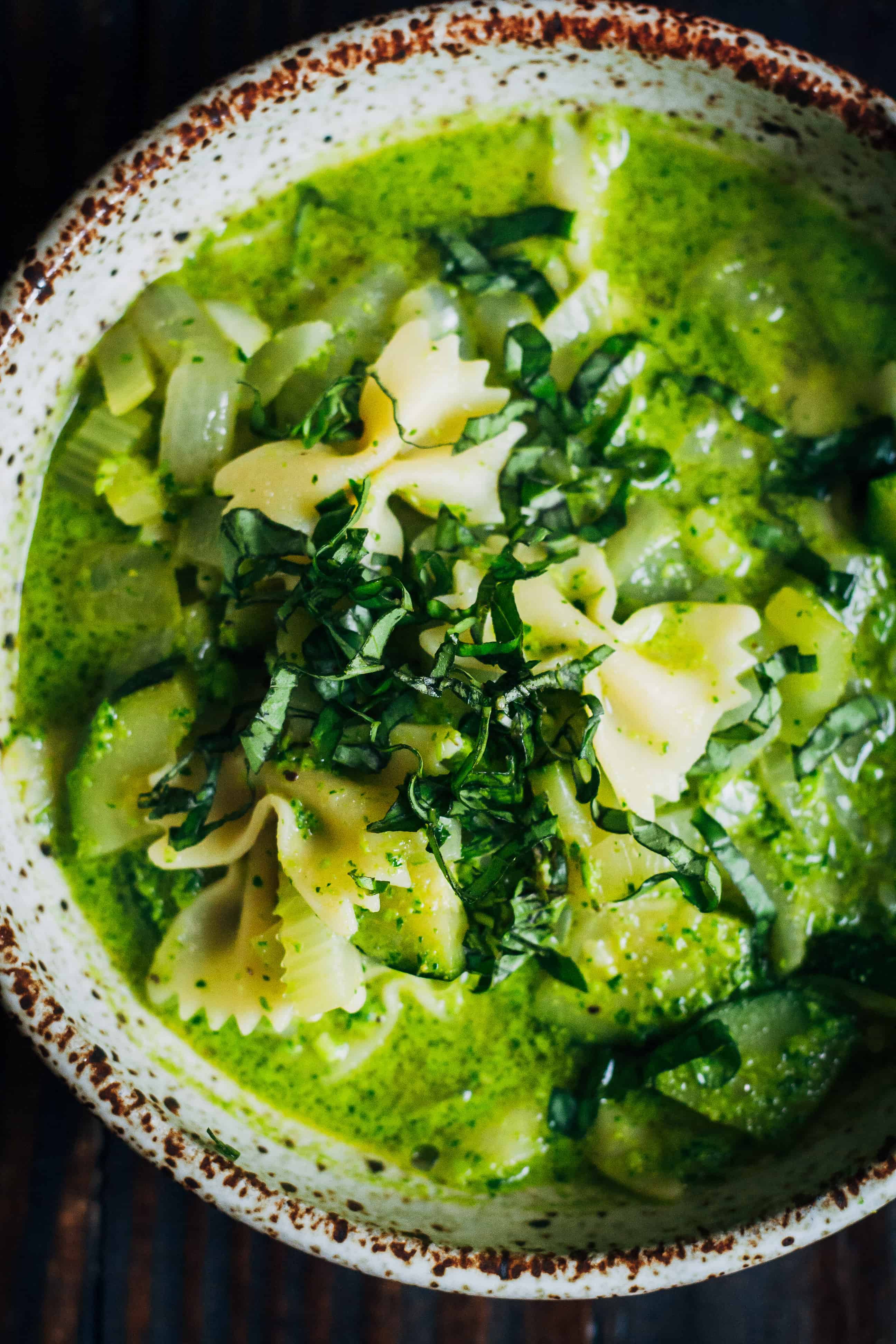 Green pesto vegetable soup