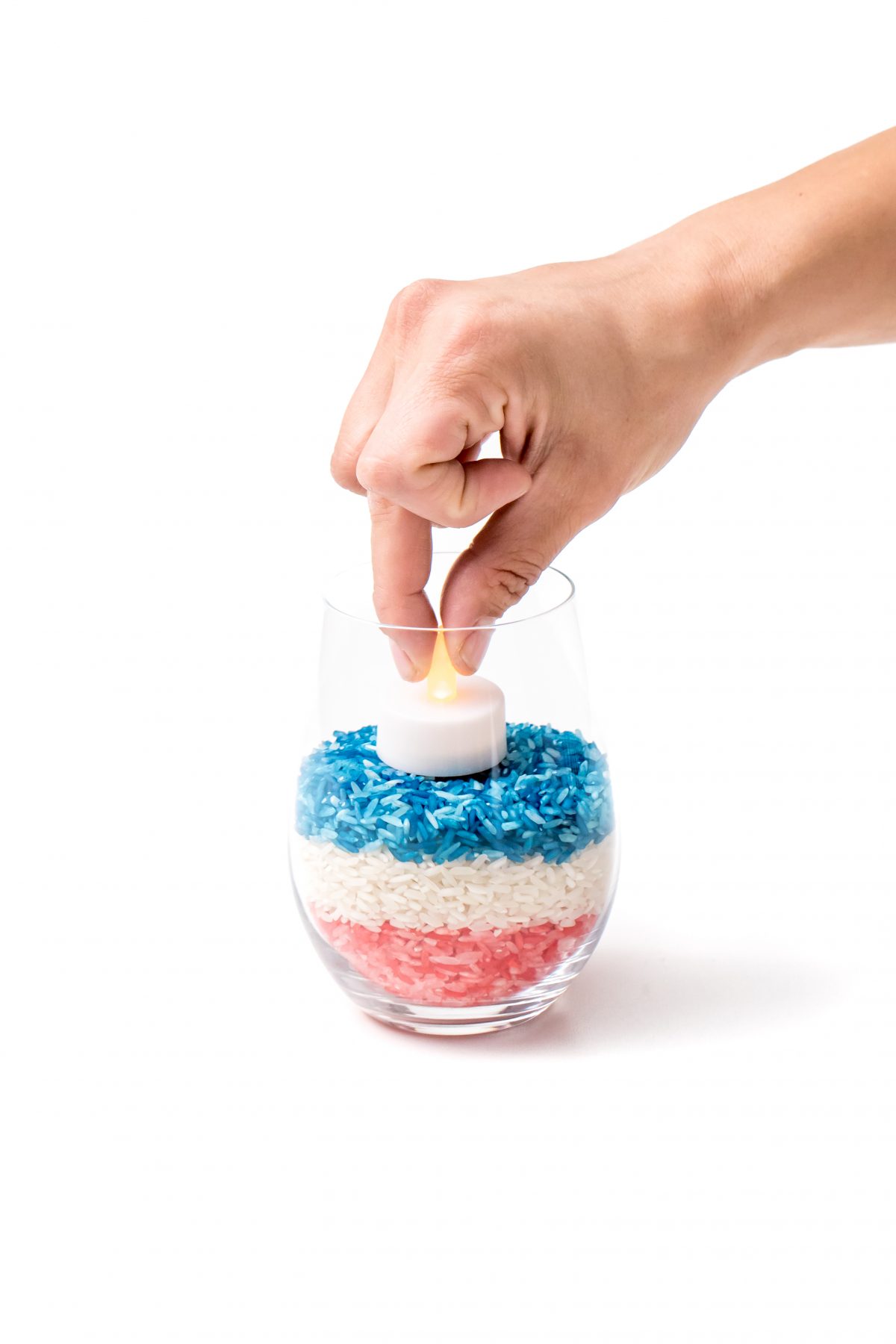 Easy red, white and blue patriotic candleholders with tealight