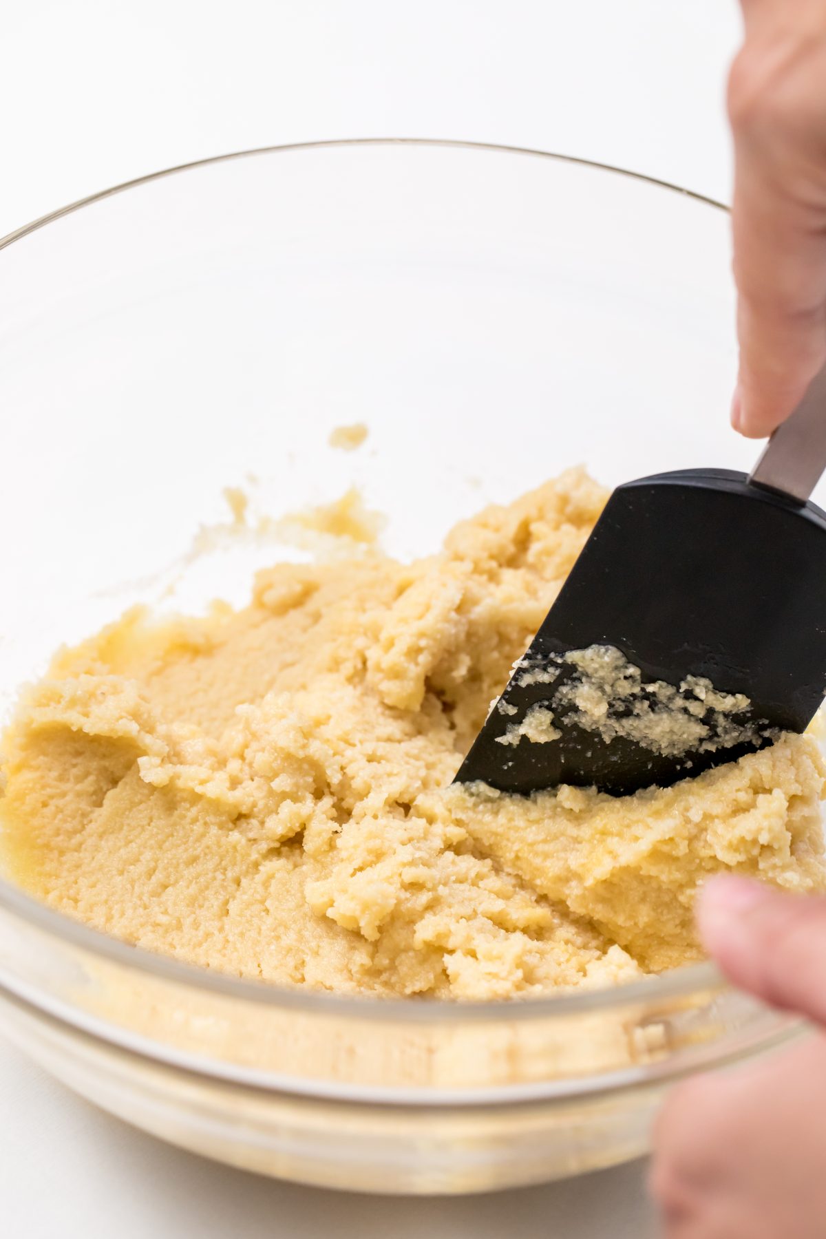 Combine the flour mixture with a rubber spatula.