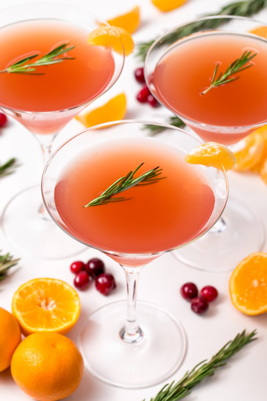 Delicious and easy amaretto-cranberry kiss cocktail is a perfectly