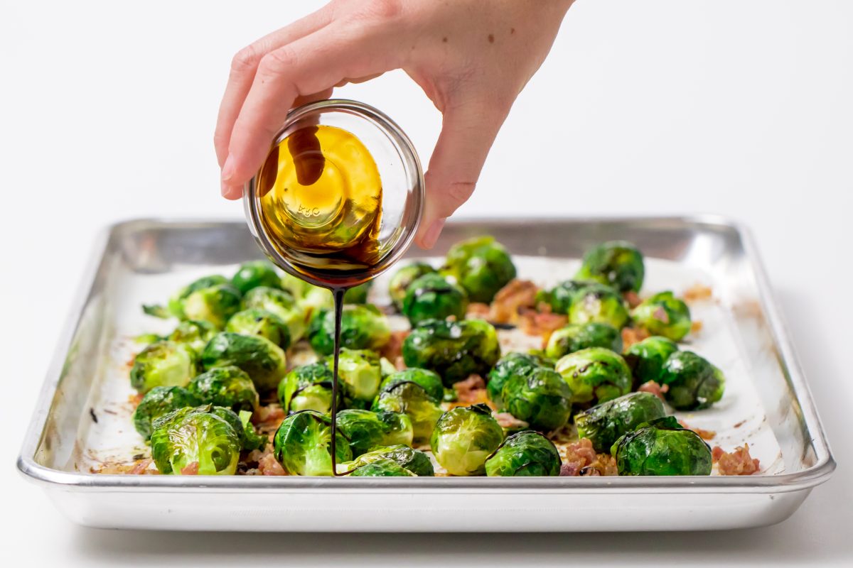 5D4B2072 - Copycat Ina Garten Brussels sprouts with balsamic vinegar - Pour balsamic vinegar over the Brussels sprouts