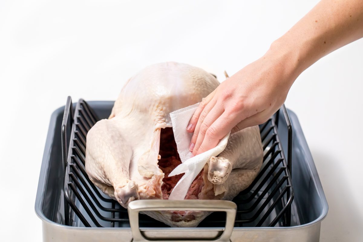5D4B4980 - Easy No fuss Thanksgiving Turkey - padding turkey dry with a paper towel