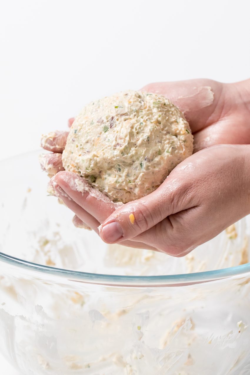 5D4B6228 - Easy Bacon Jalapeno Cheese Ball - Form the cheese ball