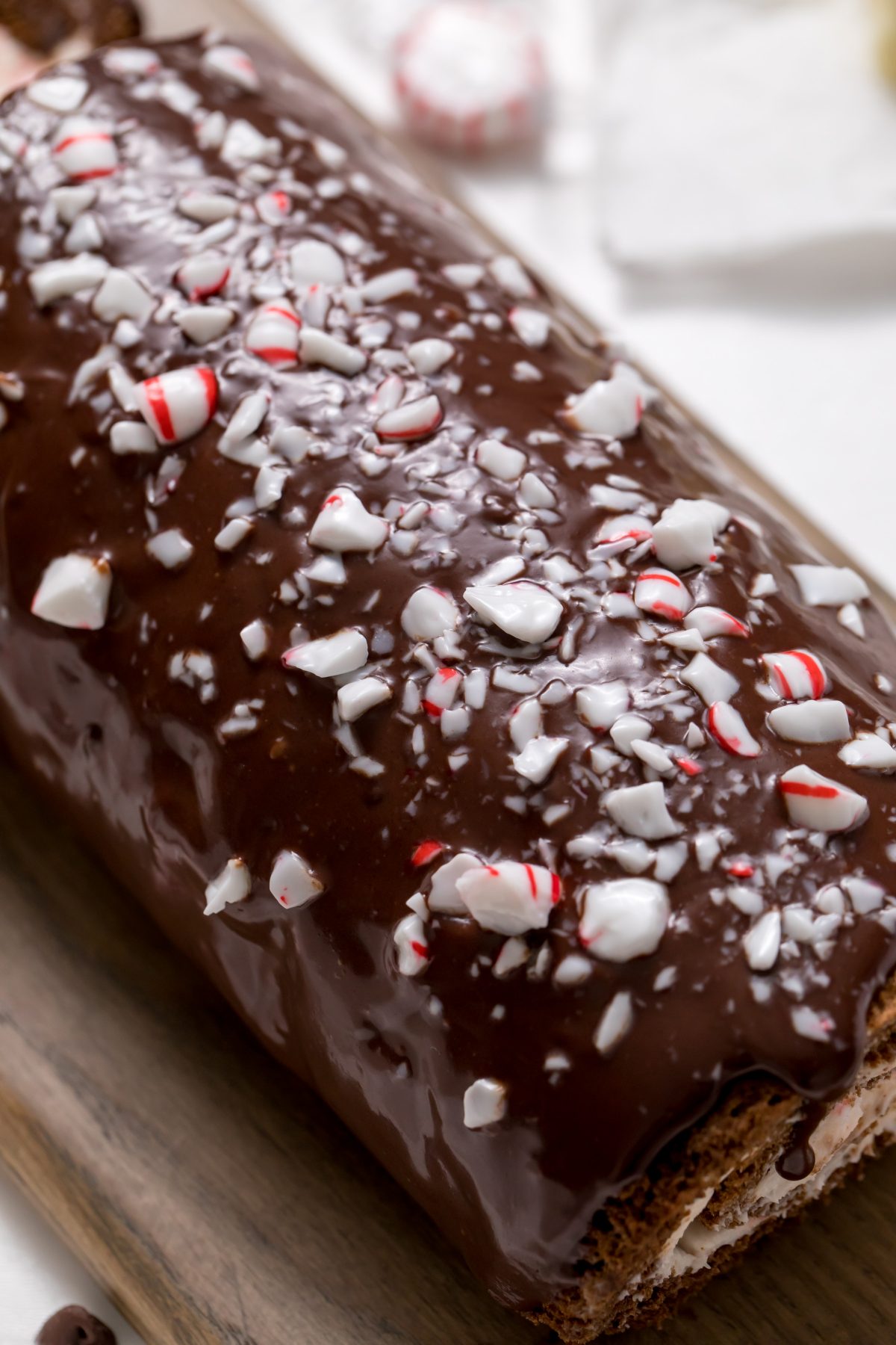 5D4B6101 - Chocolate Peppermint Cake Roll
