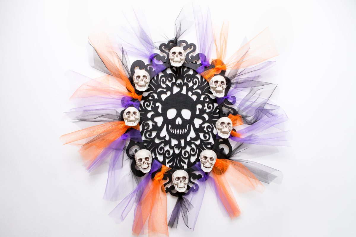 5D4B6221 - Crafty Chica - Spooky Skull Wreath
