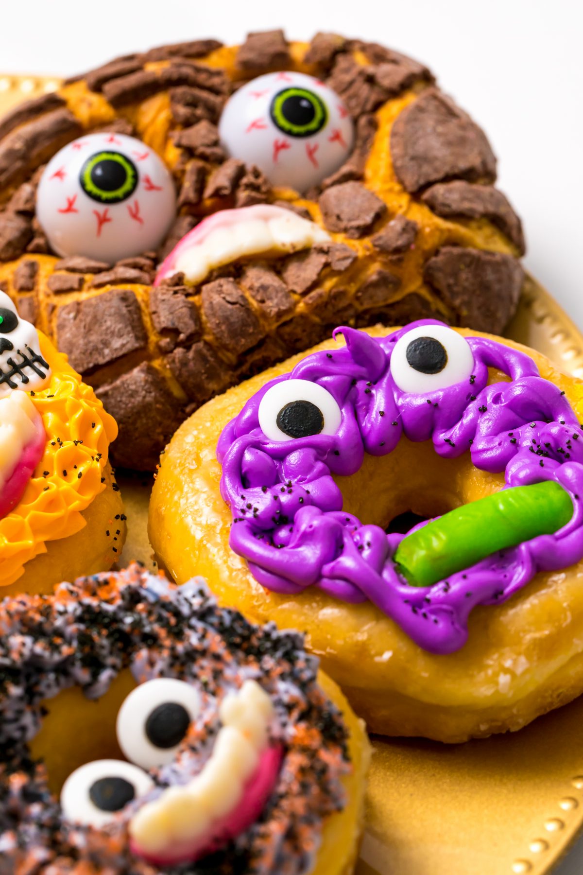 5D4B6543 - Crafty Chica - Monster Donuts