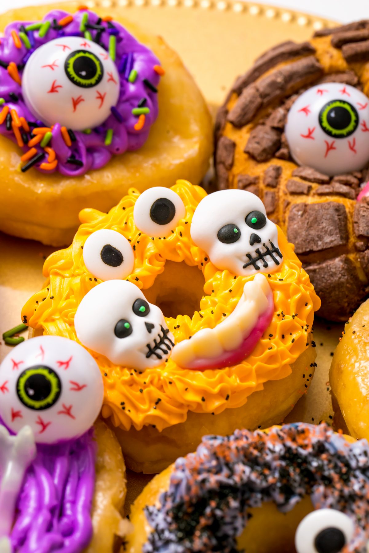 5D4B6559 - Crafty Chica - Monster Donuts