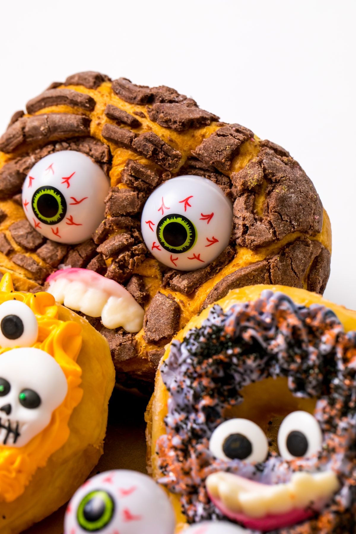 5D4B6583 - Crafty Chica - Monster Donuts