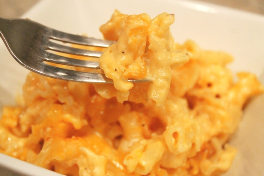 Food and drink bars mac and cheese