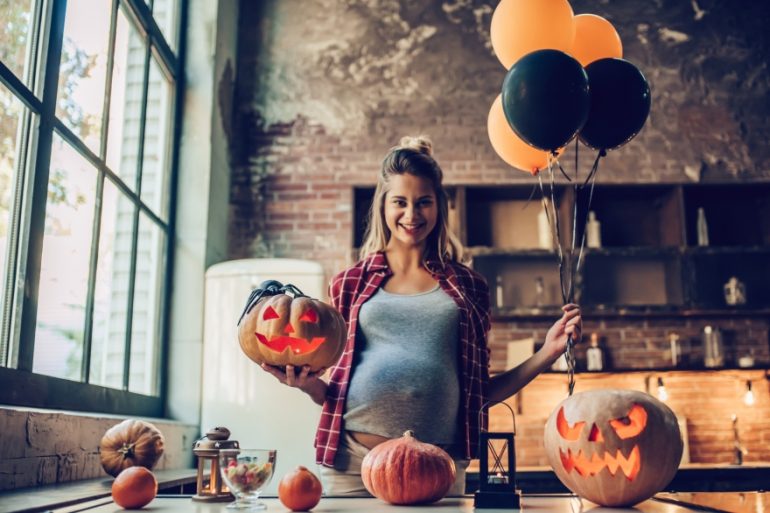 Pregnancy costume ideas for Halloween 2018