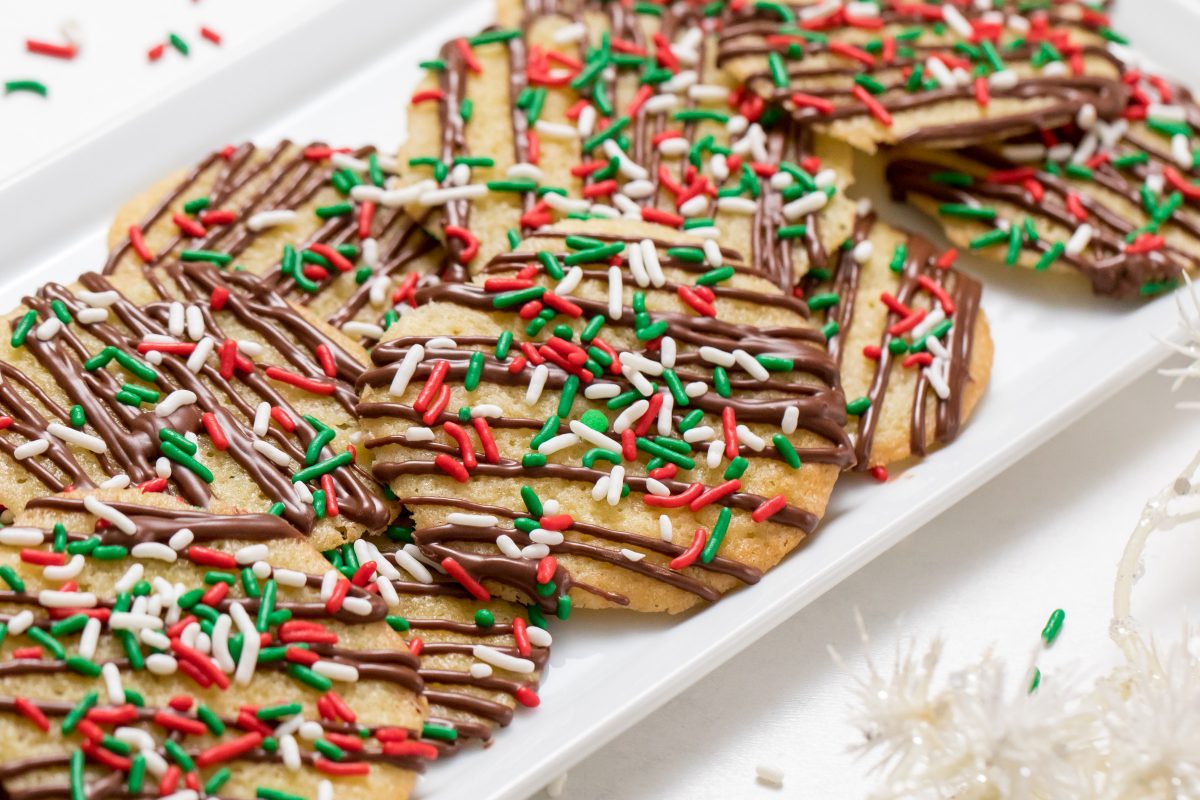 5D4B7047 - Chocolate Drizzled Christmas Cookies with Holiday Jimmies