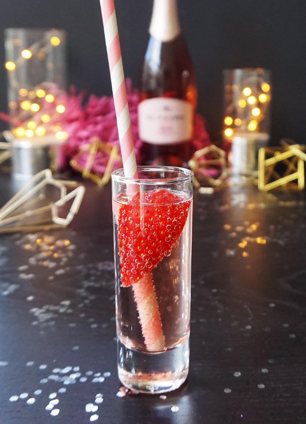 sparkling-rose-strawberry-cocktail