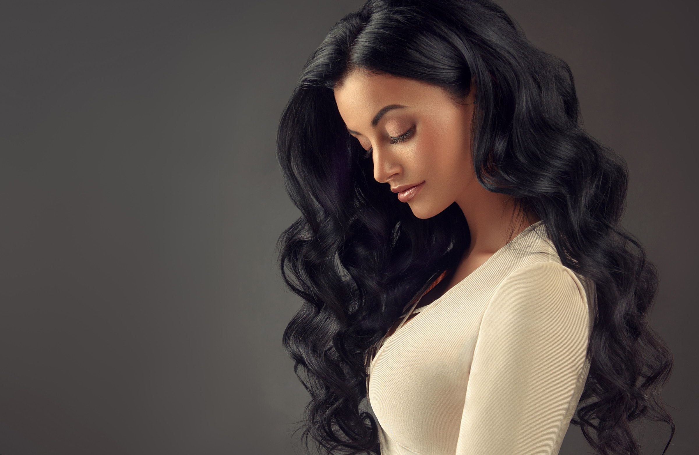 9 romantic hairstyles for Valentine's Day for long hair