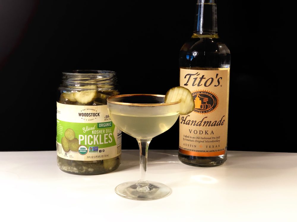 finished-garlic-pickle-martini-with-ingredients