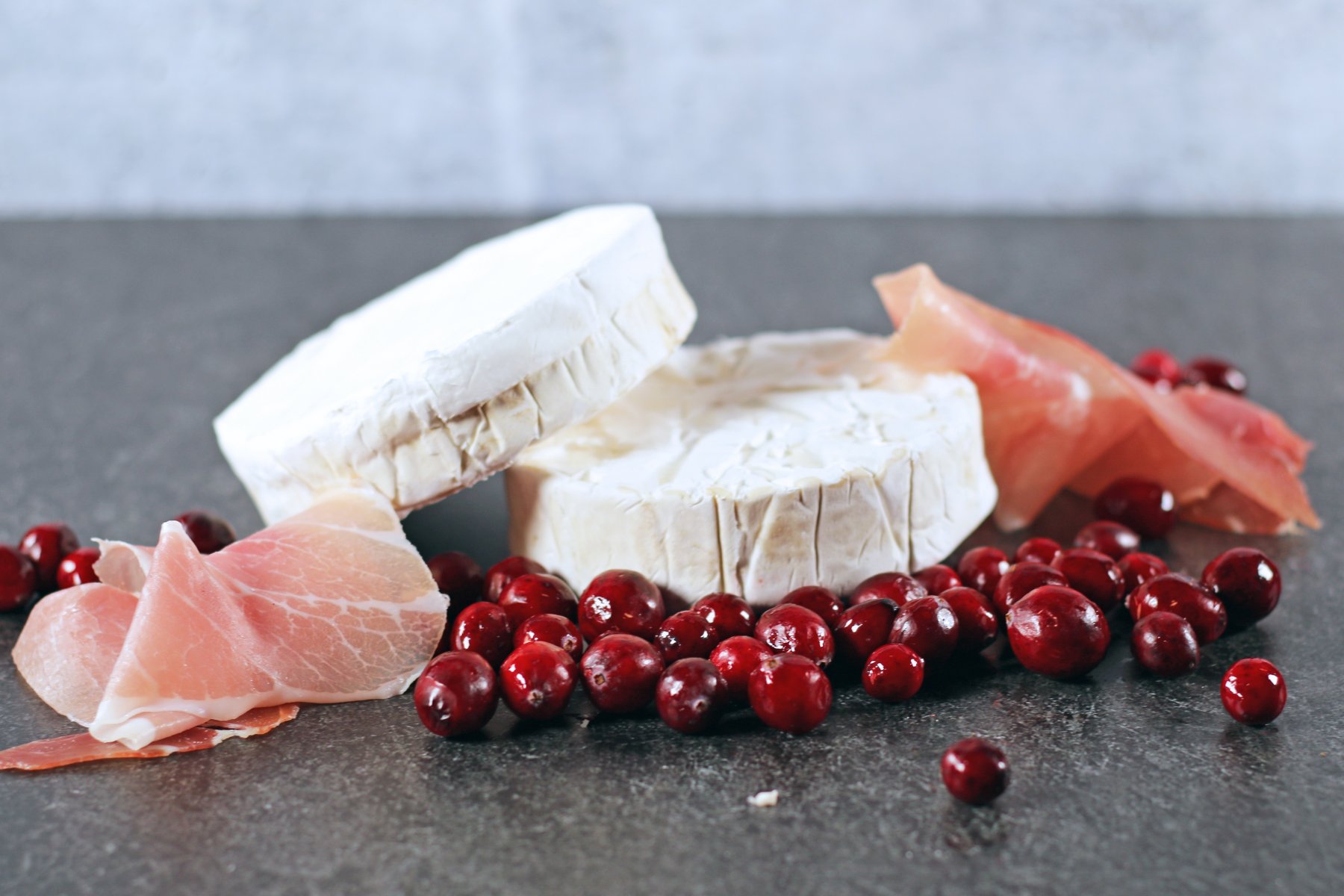 INGREDIENTS - BRIE CRANBERRIES AND PROSCUITTO